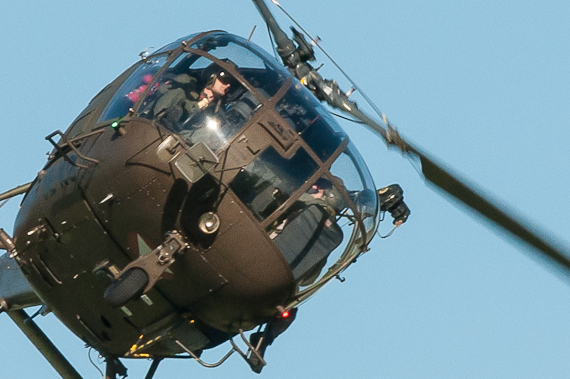 Die großzügig  verglaste Kanzel der Alouette III bietet ihrer Besatzung eine hervorragende Sicht nach außen - Foto: Markus Dobrozemsky