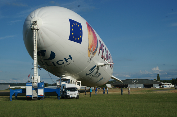 Der Zeppelin NT in Wels - Foto: Wolf Ruzicka / WMW