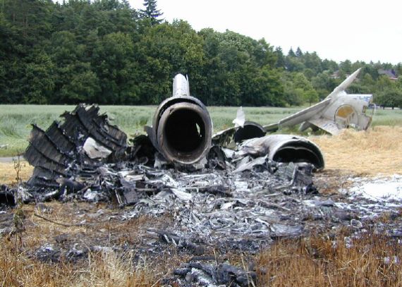Die zerstörte Hecksektion der Tupolev TU-154M - Foto: BFU