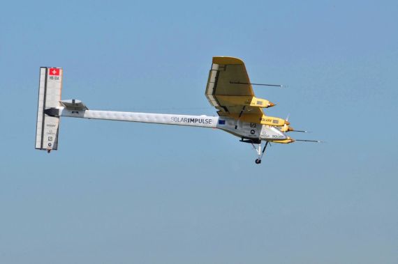 Die Solar Impulse im Flug - Foto: Andy Herzog