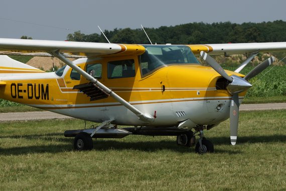 Auch die berühmten Kremser Hagelabwehrflieger waren in Stockerau vertreten