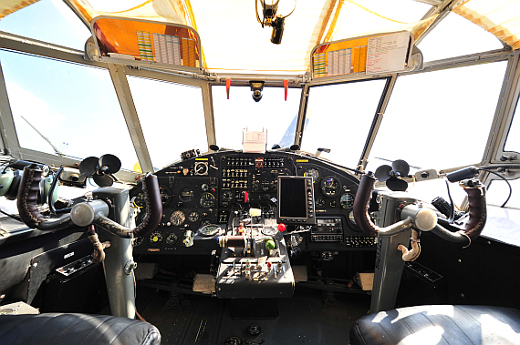 Blick ins Cockpit der AN2