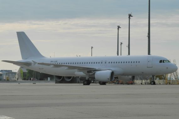 Die OH-LXE vor dem AUA-Hangar - Foto: Austrian Wings Media Crew