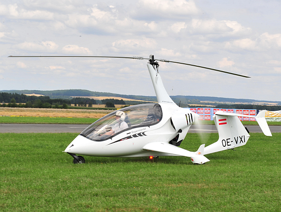 Arrowcopter OE-VXI auf dem Weg zum Start ...