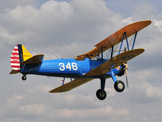 Boeing Stearman beim Low Pass ...