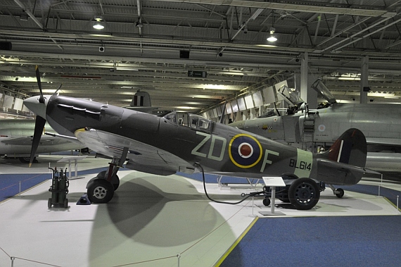 Supermarine Spitfire Vb, legendäres Jagdflugzeug aus dem Zweiten Weltkrieg Supermarine Spitfire Vb, legendäres Jagdflugzeug aus dem Zweiten Weltkrieg