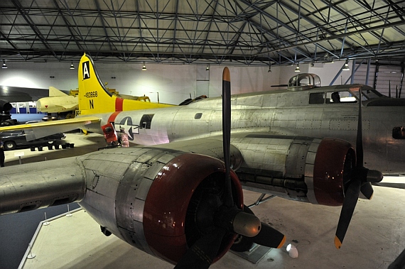 Boeing B-17G Flying Fortress, schwerer viermotoriger Bomber, der die Hauptlast der US-Tagangriffe auf das Dritte Reich trug Boeing B-17G Flying Fortress, schwerer viermotoriger Bomber, der die Hauptlast der US-Tagangriffe auf das Dritte Reich trug