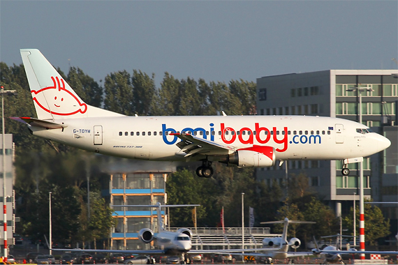 bmibaby Boeing 737-300 - Foto: Austrian Wings Media Crew