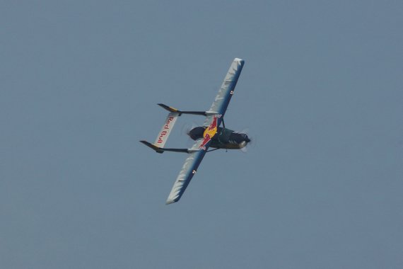 Mit ihrer Wendigkeit und einem einzigartigen Sound beeindruckte auch dieses Prachtstück aus dem Hause der Flying Bulls, die Cessna 337D