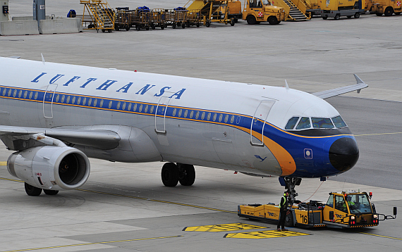 Sehr zur Freude der anwesenden Spotter setzte Lufthansa heute ihren Retro-A321 nach Wien ein - Foto: Austrian Wings Media Crew Sehr zur Freude der anwesenden Spotter setzte Lufthansa heute ihren Retro-A321 nach Wien ein - Foto: Austrian Wings Media Crew
