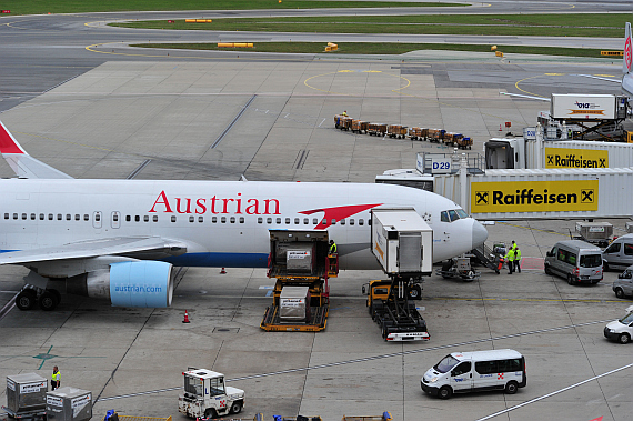 Austrian Boeing 767-300ER, OE-LAT, am Pier - Foto: Austrian Wings Media Crew Austrian Boeing 767-300ER, OE-LAT, am Pier - Foto: Austrian Wings Media Crew