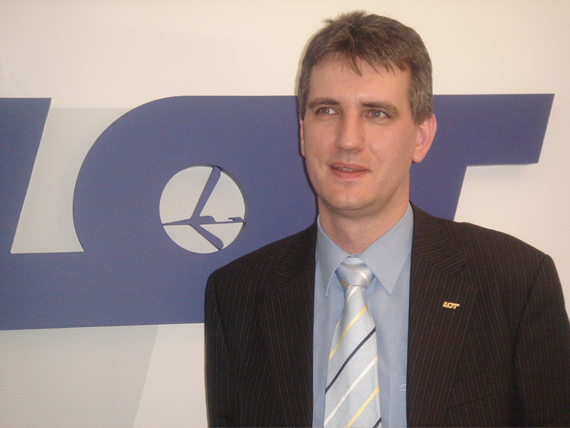 LOT-Country-Manager für Österreich: Piotr Koscinski LOT-Country-Manager für Österreich: Piotr Koscinski