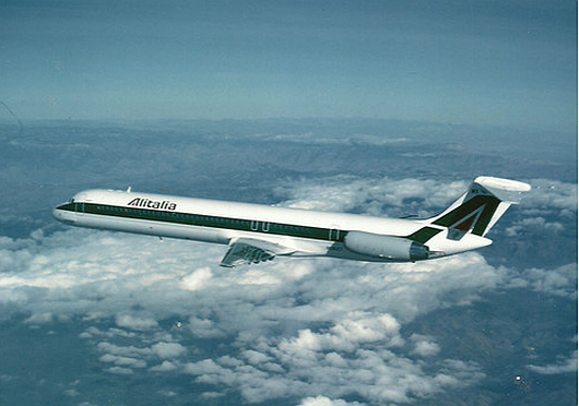 McDonnell Douglas MD-82 von Alitalia im Flug - Foto: McDonnell Douglas / Boeing