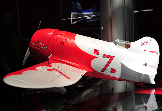 Modell des Gee Bee Rennflugzeugs aud den 1930er Jahren