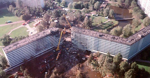 Die Unglücksstelle während der Bergungsarbeiten, aufgenommen aus der Luft - Foto: Wiki Commons