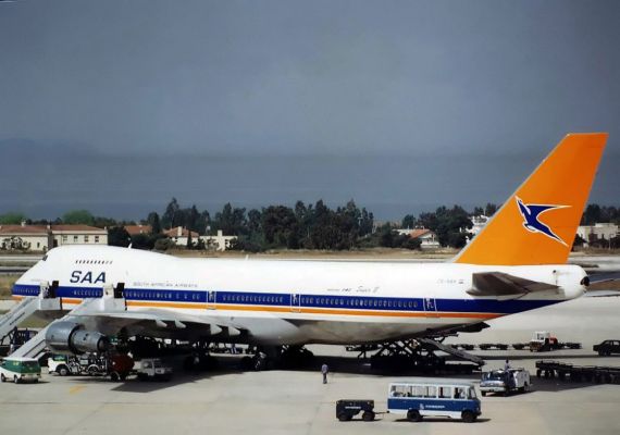 Die zweite 747-244B "Combi" von SAS, die ZS-SAR "Waterberg", aufgenommen 1991 als reine Passagiermaschine in Athen - Foto: George Pantalos