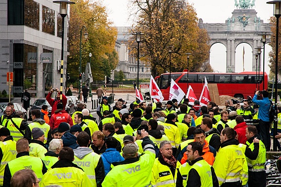 Teilnehmer mit "VIE-Jacken" soweit das Auge reichte - Foto: Ulrich Lehner / Austrian Wings Media Crew