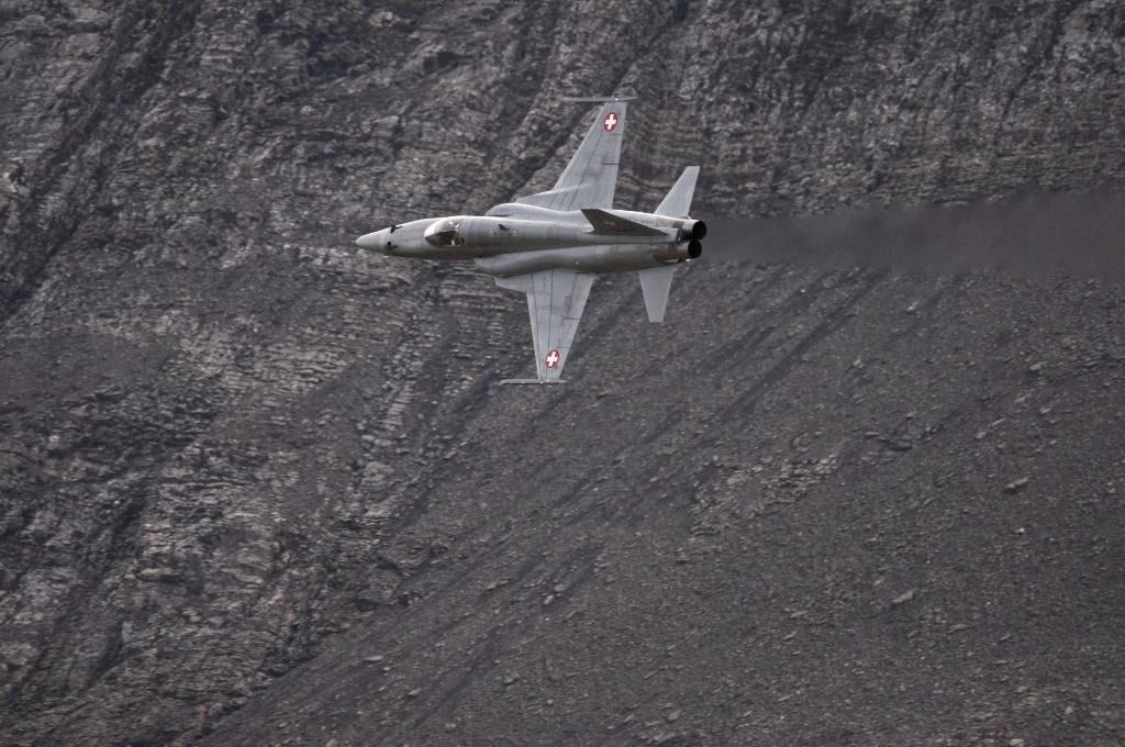 F-5E Tiger II vor dem alpinen Gelände der Schweiz - Foto: Michael E. Fader F-5E Tiger II vor dem alpinen Gelände der Schweiz - Foto: Michael E. Fader