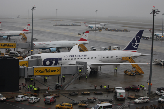 Dreamliner beim Check-In 3 - Foto: Christian Zeilinger