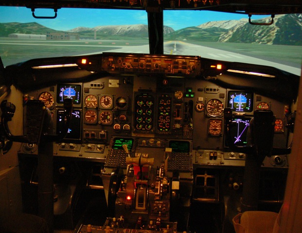 Cockpit des Simulators - Foto: Franz Zussner