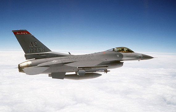 F-16 - Foto: Don Taggart