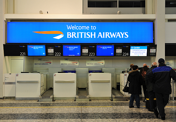 British Airways übersiedelt ebenfalls in den Check-In 1 während Condor (Schalter rechts außen) künftig im Check-In 3 (Skylink) abgefertigt wird - Foto: Austrian Wings Media Crew