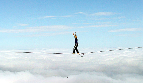 Potenzielle Gefahr für die Luftfahrt: eine sogenannte "Highline", hoch in der Luft im Ammergebirge - Foto: Christian Ettl
