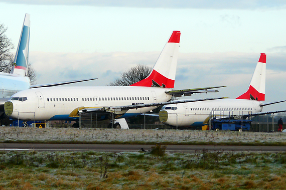 Die beiden 737-700 - OE-LNN und OE-LNO - hier während der Verschrottung in Kemble - waren zum Zeitpunkt der Ausmusterung nur 11 Jahre alt - Foto: Simon Moore Die beiden 737-700 - OE-LNN und OE-LNO - hier während der Verschrottung in Kemble - waren zum Zeitpunkt der Ausmusterung nur 11 Jahre alt - Foto: Simon Moore