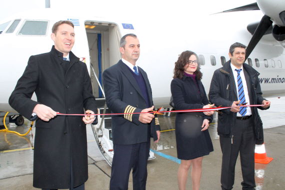 Ribbon Cutting anlässlich der Erstlandung von Minoan Airlines in Wien; rechts außen ist Minoan CCO Marcos Caramalengos - Foto: Austrian Wings Media Crew