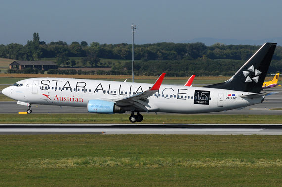 Die 737-800 OE-LNT erhielt 2010 Star Alliance - Farben - Foto: Austrian Wings Media Crew