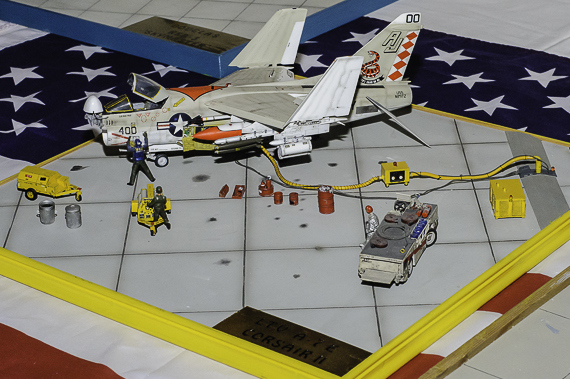 Diorama mit A7 Corsair - Foto: Markus Dobrozemsky