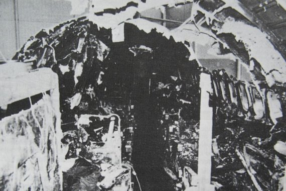 Die völlig zerstörte Kabine der C-FTLU - Foto: NTSB
