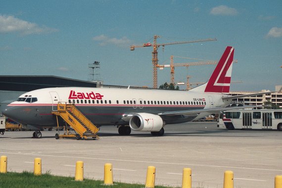 Lauda Air Boeing 737-400, OE-LNH, aufgenommen im Jahr 1991 - Foto: Thomas Posch