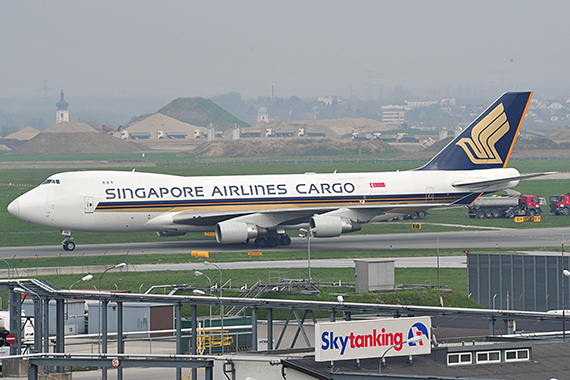 Singapore Airlines Cargo 747-400F 9V-SFN beim Rollen in Wien - Foto: PA / Austrian Wings Media Crew