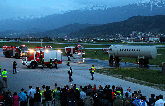 Notfallübung Dark 2013 auf dem Flughafen Innsbruck - Foto: Christian Schöpf Notfallübung Dark 2013 auf dem Flughafen Innsbruck - Foto: Christian Schöpf