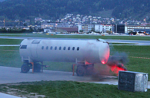 Notfallübung Dark 2013 auf dem Flughafen Innsbruck - Foto: Christian Schöpf Notfallübung Dark 2013 auf dem Flughafen Innsbruck - Foto: Christian Schöpf