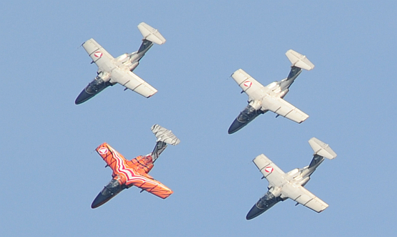 Airpower 2013 Bundesheer Saab 105 Formation mit Tigerbemalung Display PHuber