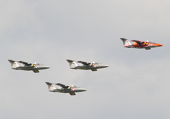 Airpower 2013 Bundesheer Saab 105 Formation mit Tigerbemalung Display_1 PHuber