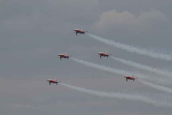 Airpower 2013 Patrouille Suisse Formation Fahrwerk ausgefahren Peter Hollos