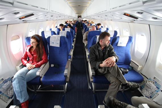 Mit rund 50 Passagieren ist die Kabine der ATR gut ausgelastet
