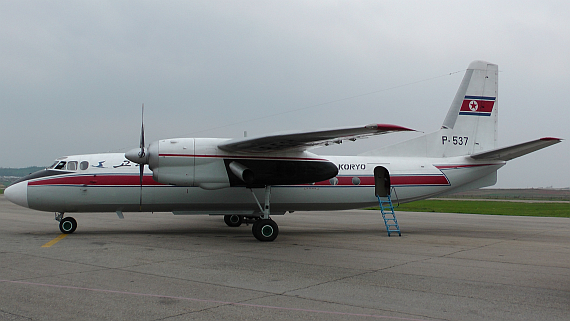 Die An-24 steht für den Rundflug bereit.