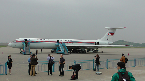 Blick auf die Il-62 und einige der Spotter.