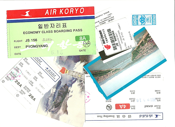 Bordingpaesse der Air Koryo. Auf der Rueckseite finden sich Bilder touristischerSehenswuerdigkeiten. Ein kleines Metro Billet wurde dazugeschummelt! Bordingpaesse der Air Koryo. Auf der Rueckseite finden sich Bilder touristischerSehenswuerdigkeiten. Ein kleines Metro Billet wurde dazugeschummelt!