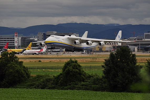 Antonov AN-225 in Basel_Start_1 Andy Herzog