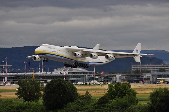 Antonov AN-225 in Basel_Start_2 Andy Herzog