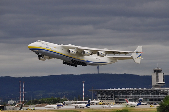 Antonov AN-225 in Basel_Start_3 Andy Herzog