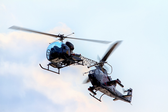 Bell47_Cobra_formation Bell47_Cobra_formation