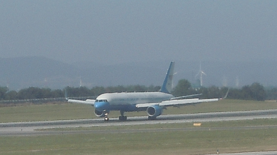 C-32 John Kerry auf dem Flughafen Wien_1 ZVG