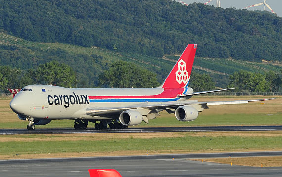 Cargolux Boeing 747-8F LX-VCF Erstlandung auf dem Flughafen Wien Piste 34_1 Foto PT Austrian Wings Media Crew