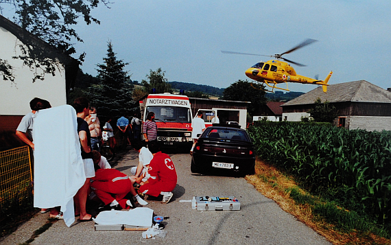 Notarzthubschrauber Christophorus 2 OE-FXA im Einsatz Foto ÖAMTC